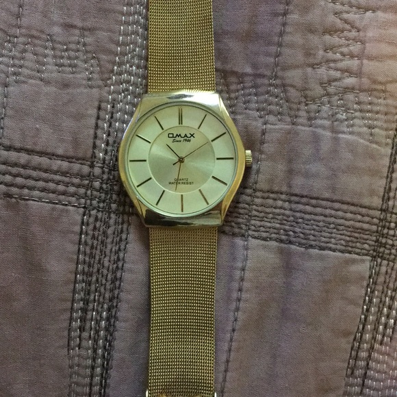 Watch - Picture 1 of 2